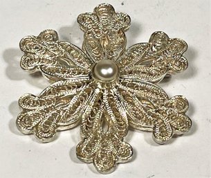 Sterling Silver Snowflake Form Filigree Brooch