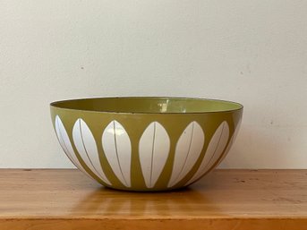 Cathrineholm Lotus Enamel Ware Bowl Chartreuse Green Norway MCM