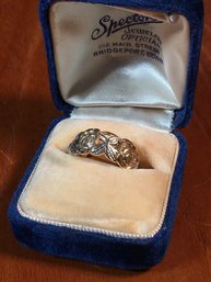 Lovely Vintage 14K Yellow Gold Ring With Floral Design - By Artcarved -  14K Yellow Gold - 4.4 Dwt - 1957