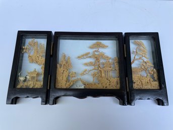 Miniature 3 Paneled Glass Screen With Fine Carvings