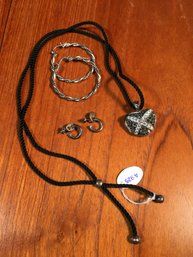 Small Grouping Of Miscellaneous Sterling Silver / 925 Jewelry - Two Pairs Of Earrings - Locket - One Bid !