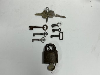 Mixed Lot Of Old Keys