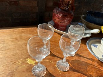 Set Of 4 Beautiful Wine Glasses