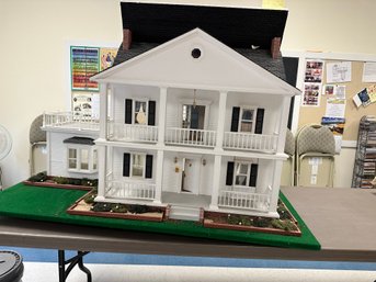 Amazing Dollhouse