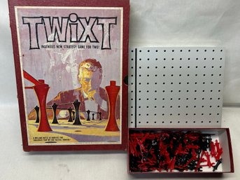 Antique 1962 Twixt Strategy Board Game