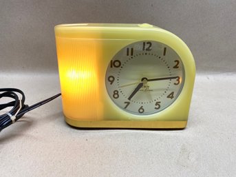 Big Ben Moon Beam Alarm Clock. Works Beautifully!