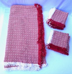 Holiday 2-tone Red/white Tablecloth Napkin Set