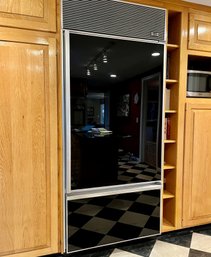 A SubZero Refrigerator / Freezer - 650 - Black