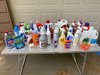 Hug Lot Of Cleaning Supplies. Some Full, Some Mostly Full, Some Partially Full. Laundry Detergent, Sprays, Etc
