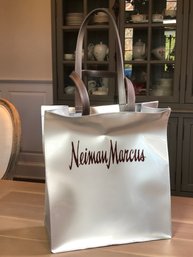 Beautiful Like New NEIMAN MARCUS Large Shopping Bag Style Purse - Silver PVC With Brown Leather Handles