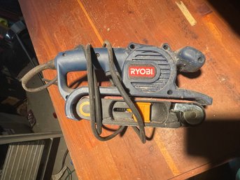 RYOBI TOOLS BE318-2. Powerful 5.3 AMP 3x18 Belt Sander