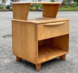 A Vintage Mid Century Modern Nightstand Or End Table By Heywood Wakefield