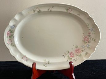 Cottage Style Pfaltzgraff  Rose Oval Serving Platter With Ruffled Edge