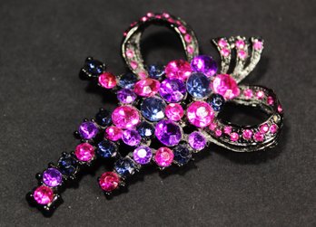 VINTAGE BLACK TONE PINK PURPLE RHINESTONE BROOCH