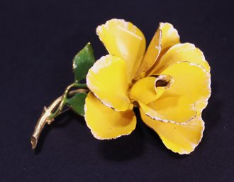 VINTAGE 1960S GOLD TONE FLOWER BROOCH YELLOW ROSE