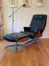 Vintage 1960s Mid-Century Modern Heywood-Wakefield Lounge Chair And Ottoman