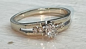 Gorgeous 14K White Gold Diamond Engagement Ring .24 Cts Size 7 3/4