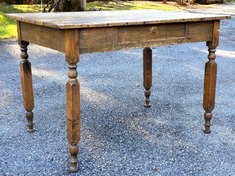 A Gorgeous Late 18th-Early 19th Century American Primitive Kitchen Table In Mahogany And Pine