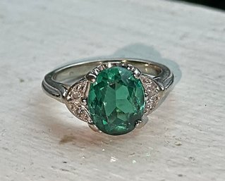 Beautiful 14K Green Stone Ring With Diamonds Size 5