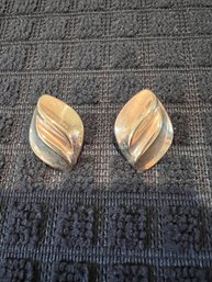 14 Kt Yellow Gold Earrings