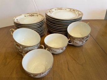 Noritake, 28 Pieces Dessert China Set.