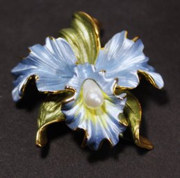 FINE COSTUME GOLD TONE ORCHID ENAMEL BROOCH HAVING FAUX PEARL