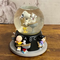 *Rare* Peanuts Snoopy Back To School Snow Globe By Westland - Plays Linus & Lucy