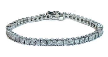 Fine Sterling Silver Contemporary Bracelet Having White Stones, Marked 925 6.75' Long`