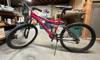 Mongoose 24' Ledge 2.1 Mountain Bike Multicolor 6061 Aluminum. LP/CVBC-B