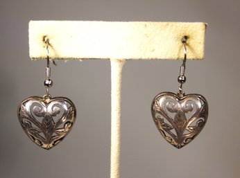 STERLING SILVER HEART SHAPED EARRINGS HAVING OPENWORK