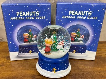 Peanuts 50th Anniversary Celebration Snoopy & Charlie Brown Musical Snow Globes Set/2