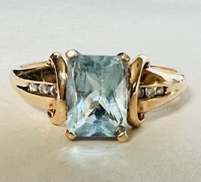 10K BLUE TOPAZ & DIAMOND RING