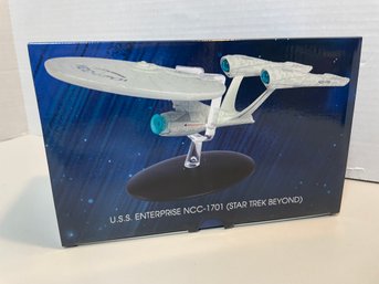 Eaglemoss, LTD Star Trek U.S.S Enterprise NCC-1701  Model. (#7)