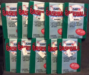 (10) 1992 Fleer Baseball Sealed Packs - M