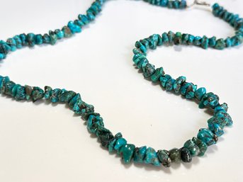 A Vintage Turquoise Chip Necklace