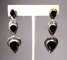 VINTAGE MEXICAN STERLING SILVER PIERCED EARRINGS HAVING BLACK ONYX