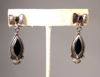 FINE VINTAGE STERLING SILVER PIERCED EARRINGS HAVING GENUINE BLACK ONYX