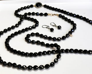 A Vintage Beaded Necklace And Earring Set