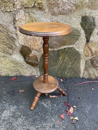 Ethan Allen Style Three Leg Pedestal Table