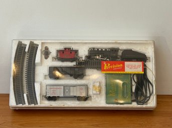 Precision Miniatures HO Model Railroad Train Set With Track