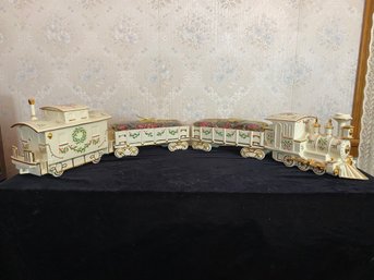 Lenox Holiday Junction Wagon With Potpourri