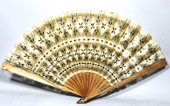 Fine Victorian Lace And Sequin And Carved Wood Ladies Fan (end Of Fabric Needs To Be Re-attached)