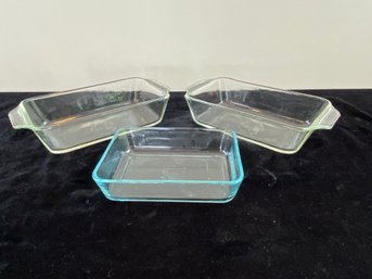 Set Of Pyrex Dishes