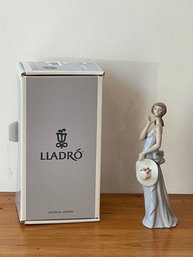 LLADRO FIGURINE DAMA ESQUIVA COQUETTE 5599 Lady With Flowered Hat New