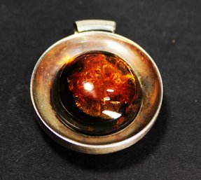 FINE MCM STERLING SILVER GENUINE AMBER ROUND PENDANT MARKED