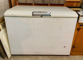 Vintage Sears Coldspot Seventeen Deep Freezer - Working