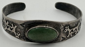 Early Native American Fred Harvey Era Sterling Silver Green Turquoise Cuff Bracelet With Dog Motif