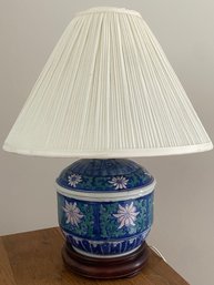 Decorative Blue And Green White Flowers Ceramic Desk Lamp 17'