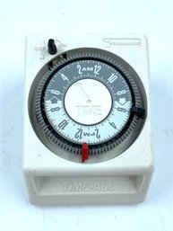 Vintage Intermatic Time-all Plugin Automatic Timer