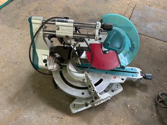 Makita DXT Compound Miter Saw LIGHT USE